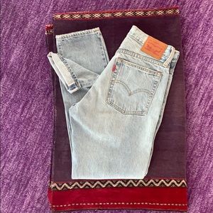 Levi’s Wedgie Fit Selvedge Denim